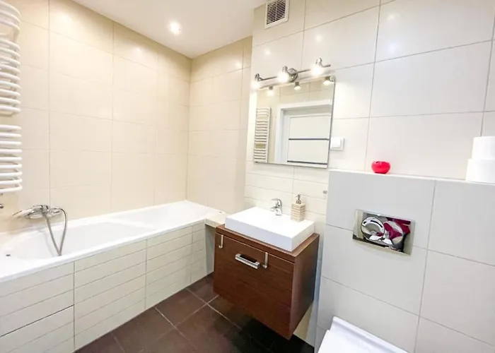 Superapart Bobrowiecka 3 - Obok Centrum Olinek شقة وارسو